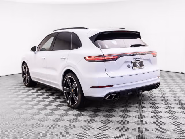 2023 Porsche Cayenne Turbo - Photo 18