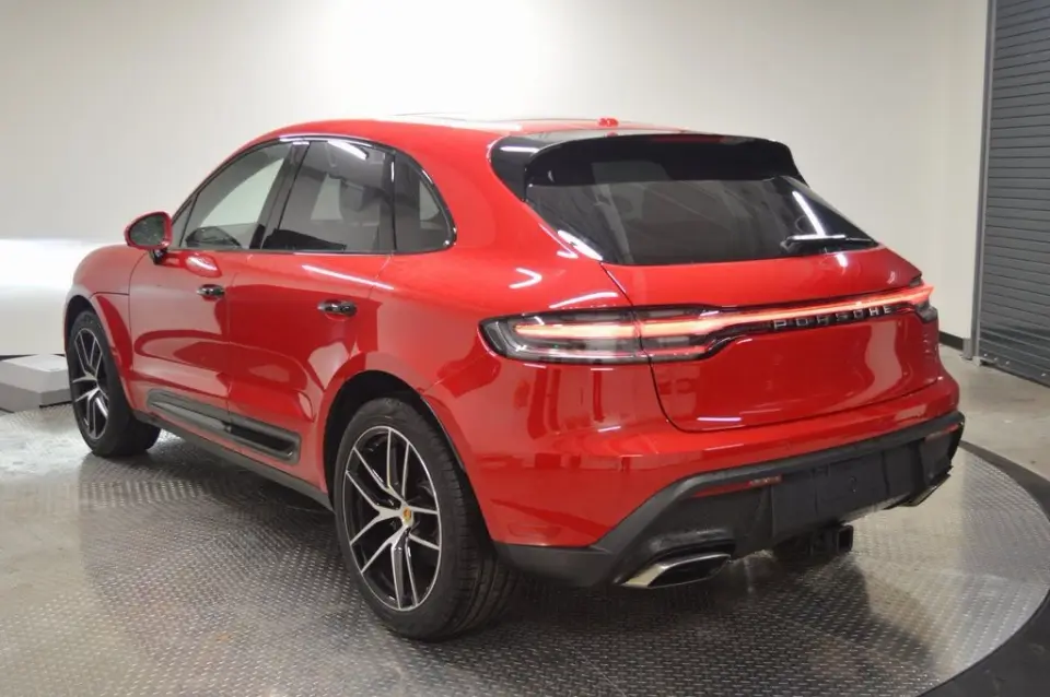 2025 Porsche Macan Base - Photo 23