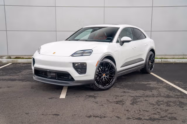 Used 2025 Porsche Macan Base with VIN WP1AD2XA7SL077433 for sale in Bellevue, WA