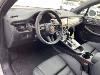 2026 Porsche Macan GTS - Photo 25