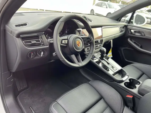 2026 Porsche Macan GTS - Photo 30