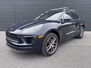 2022 Porsche Macan S's photo