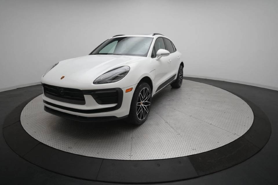 2026 Porsche Macan T