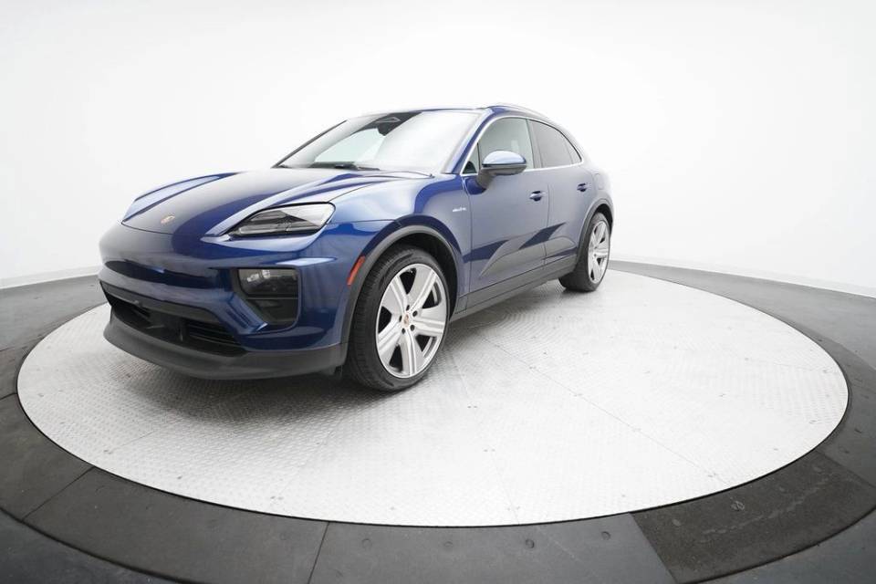 2024 Porsche Macan Base