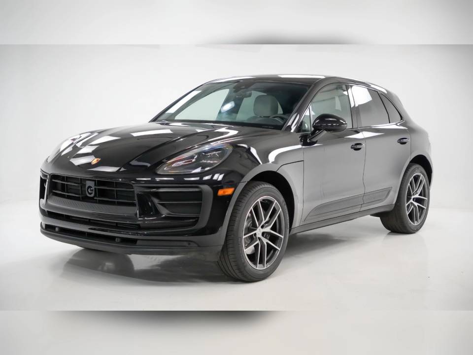 2025 Porsche Macan Base
