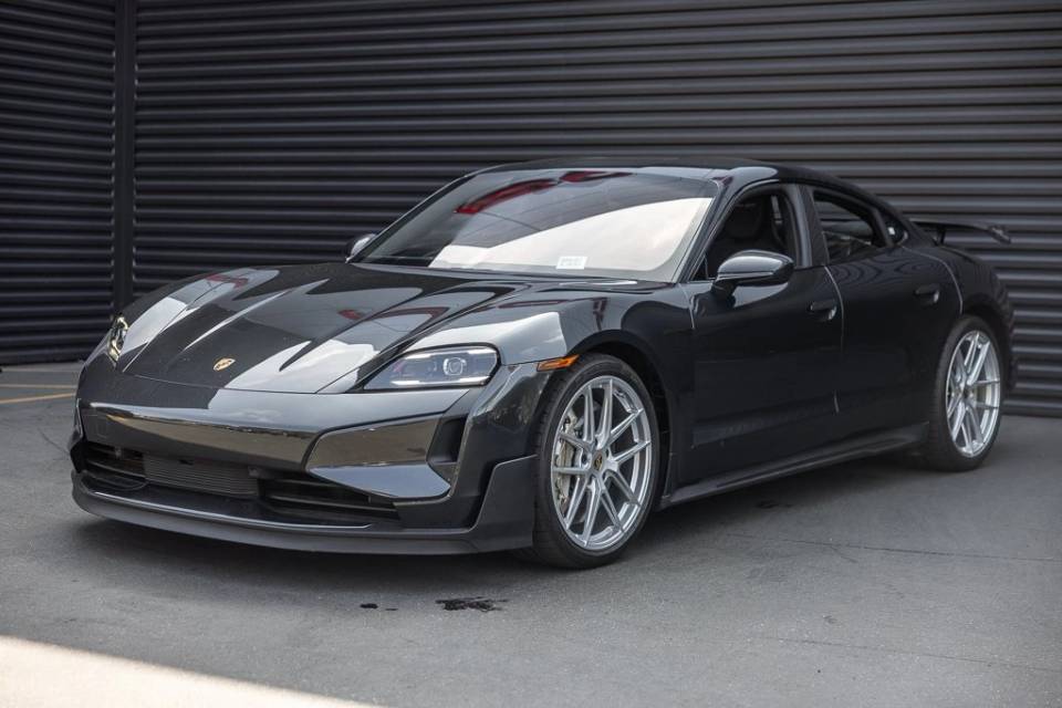 2025 Porsche Taycan