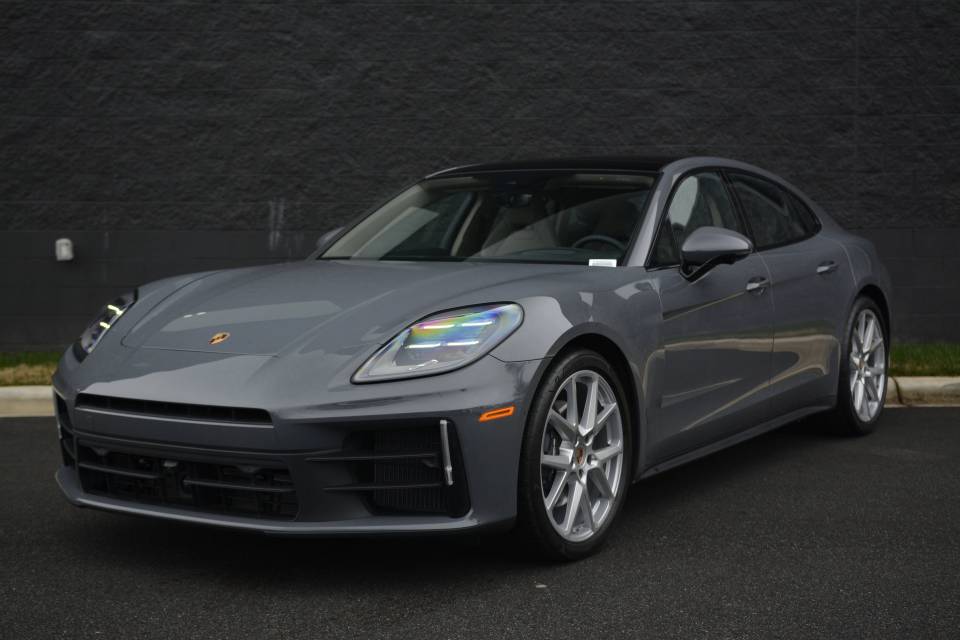 2026 Porsche Panamera Base