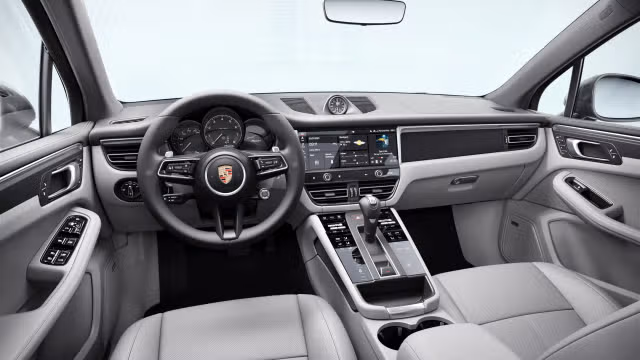 2026 Porsche Macan - Photo 26