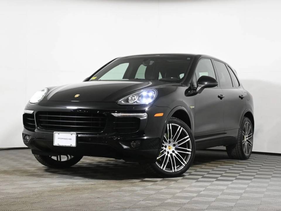 2017 Porsche Cayenne Platinum Edition