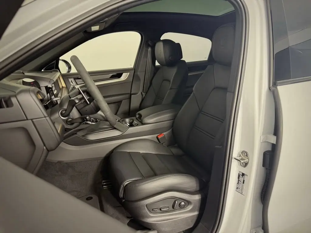 2026 Porsche Cayenne Coup Base - Photo 40