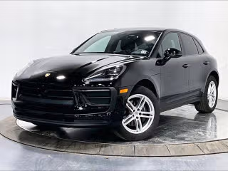 2025 Porsche Macan's photo