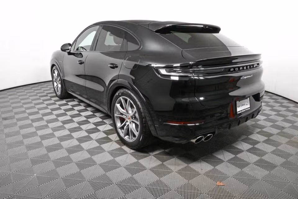 2025 Porsche Cayenne Coup S E-Hybrid - Photo 19