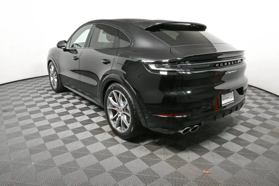 2025 Porsche Cayenne Coup S E-Hybrid - Photo 23