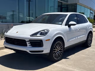 2022 Porsche Cayenne's photo
