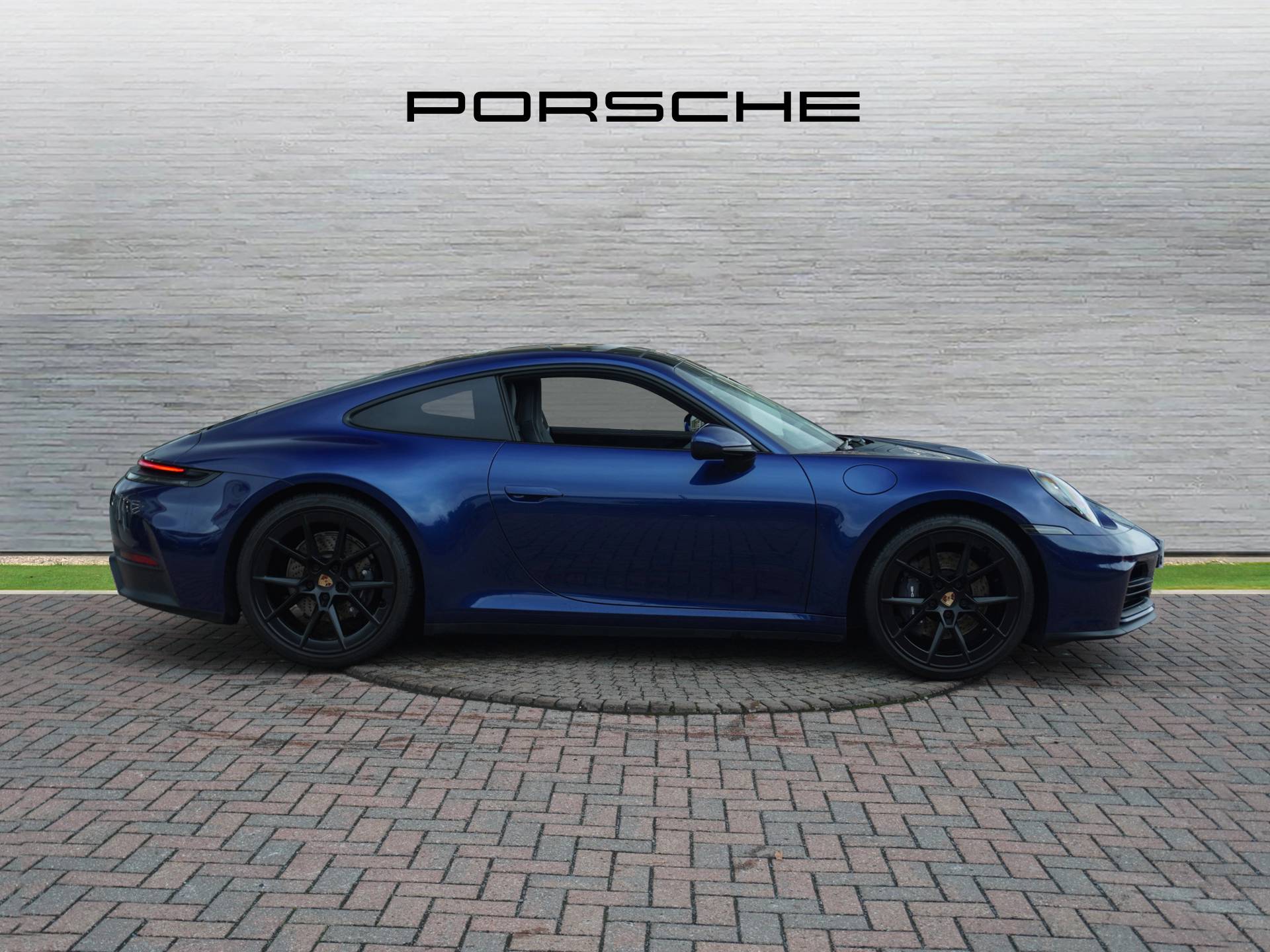 911 Carrera, photo 2 of 42