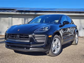 2026 Porsche Macan -'s photo
