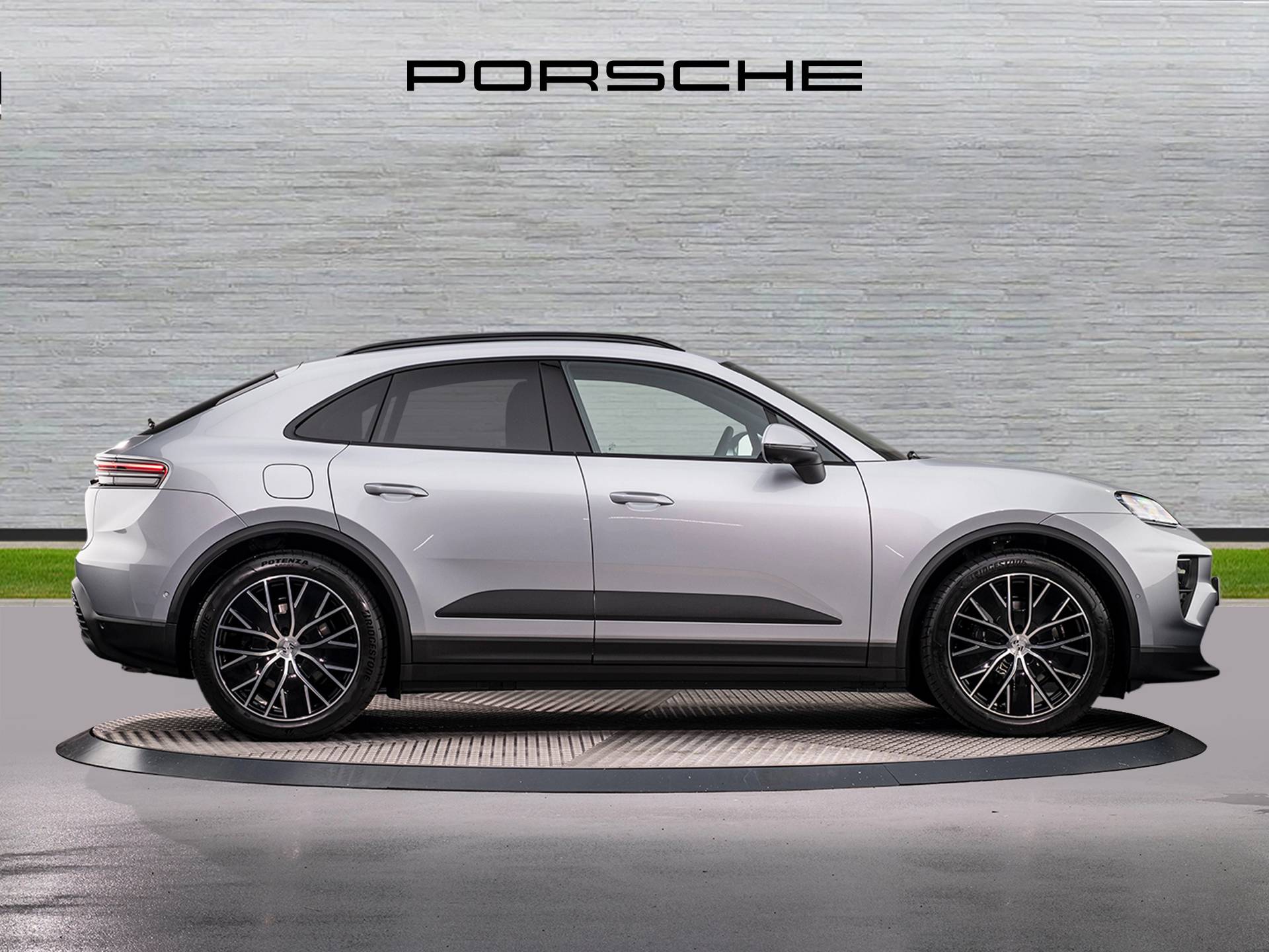 Macan, photo 2 of 53