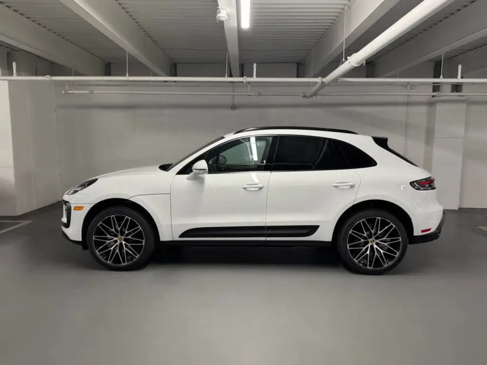 2026 Porsche Macan - Photo 15