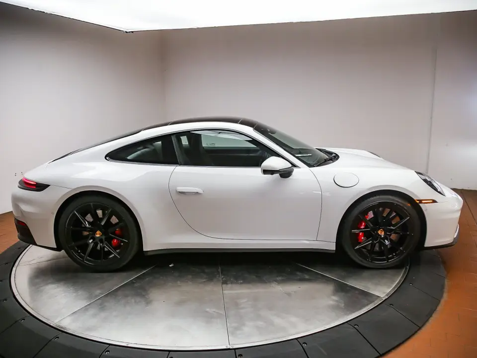 2026 Porsche 911 S - Photo 39
