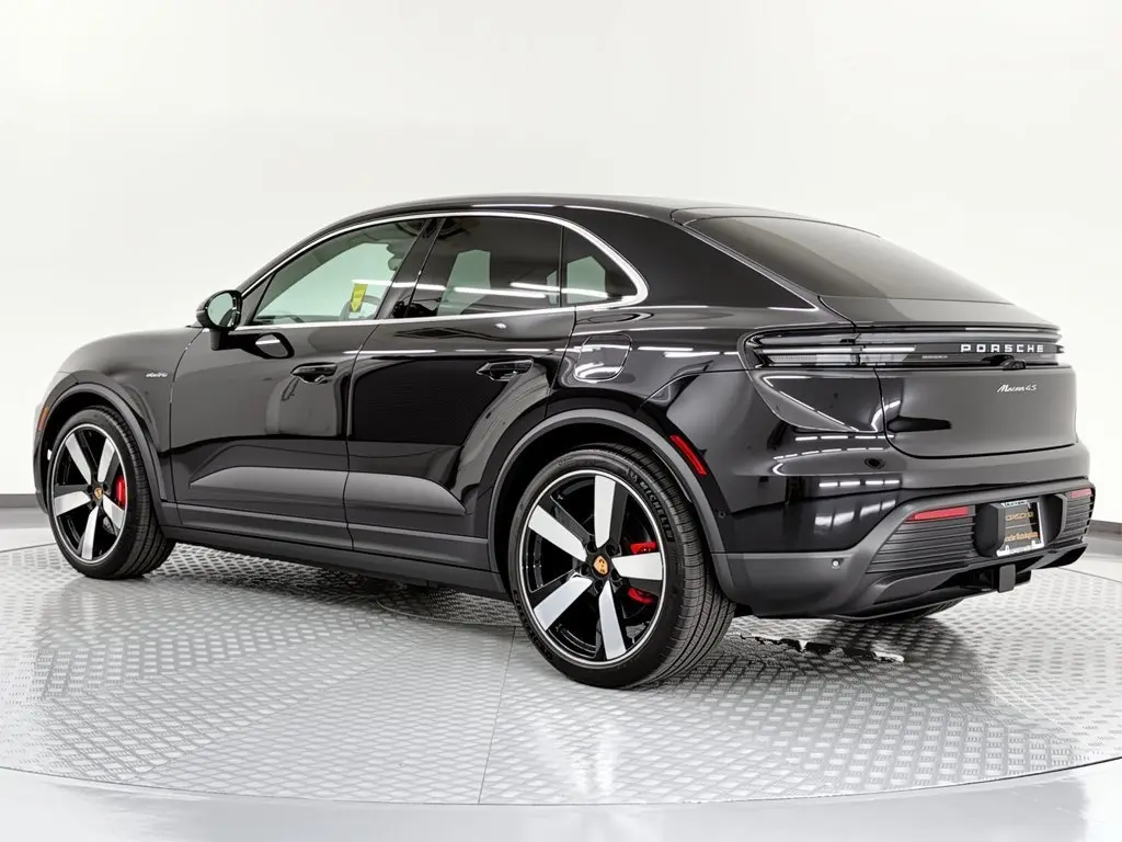 2025 Porsche Macan S - Photo 24