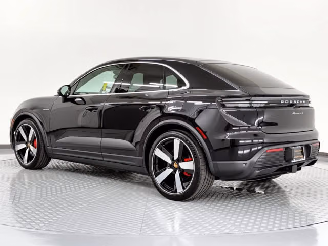 2025 Porsche Macan S - Photo 18