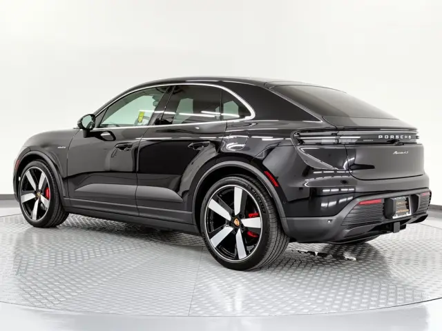 2025 Porsche Macan S - Photo 22