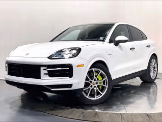 2025 Porsche Cayenne S E-Hybrid's photo