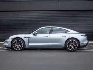 2026 Porsche Taycan S - Photo 9