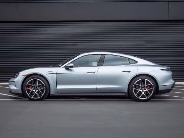 2026 Porsche Taycan S - Photo 10