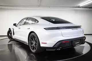 2026 Porsche Taycan GTS - Photo 21