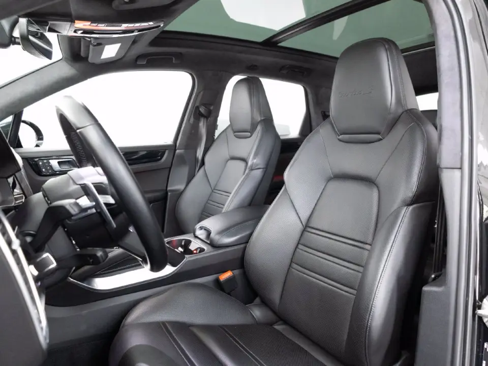 2023 Porsche Cayenne Turbo S E-Hybrid - Photo 39