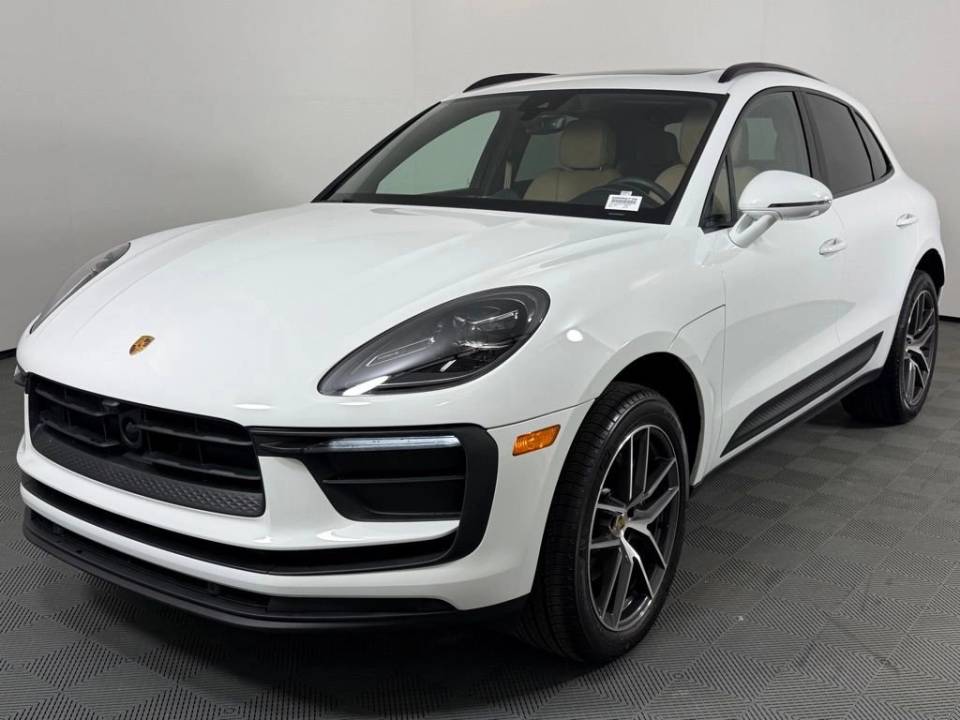 2026 Porsche Macan Base