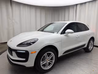 2026 Porsche Macan -'s photo
