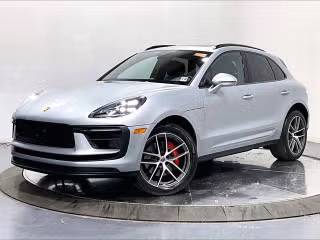 2023 Porsche Macan S's photo