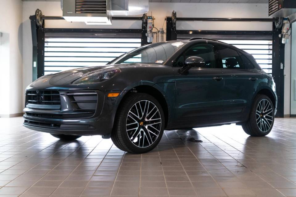 2026 Porsche Macan Base