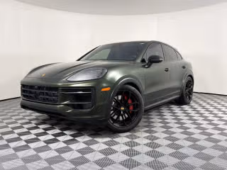 2025 Porsche Cayenne GTS's photo
