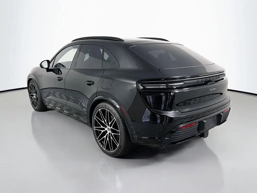 2025 Porsche Macan Turbo Electric - Photo 24
