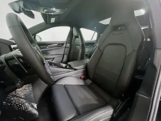 2025 Porsche Panamera 4 E-Hybrid - Photo 37