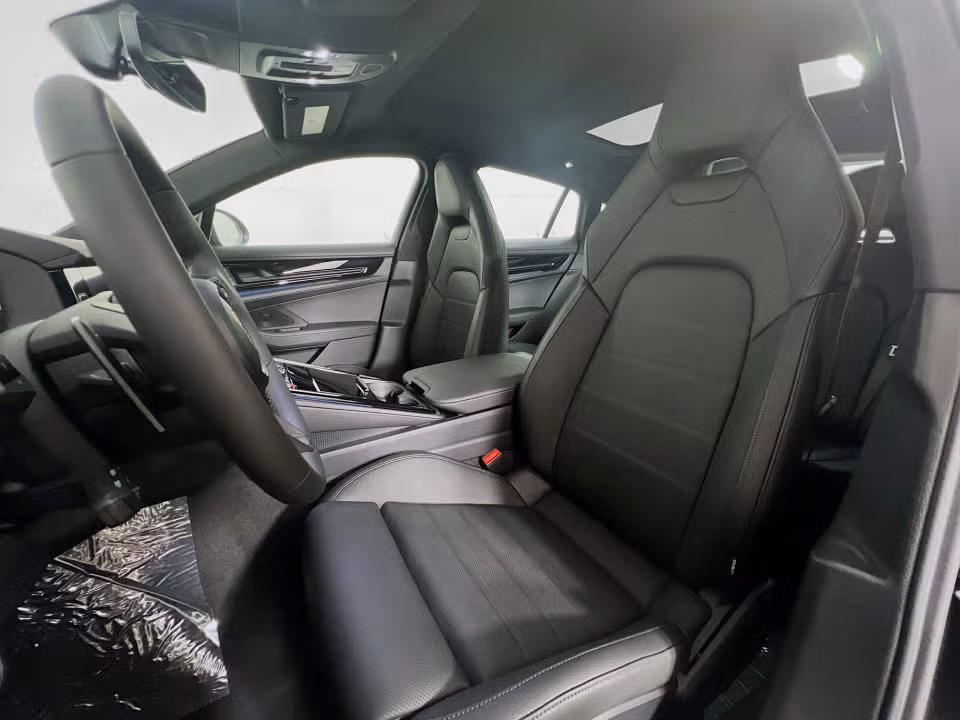 2025 Porsche Panamera 4 E-Hybrid - Photo 35