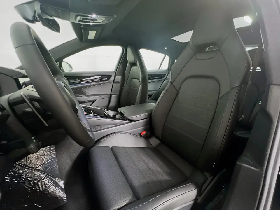 2025 Porsche Panamera 4 E-Hybrid - Photo 39