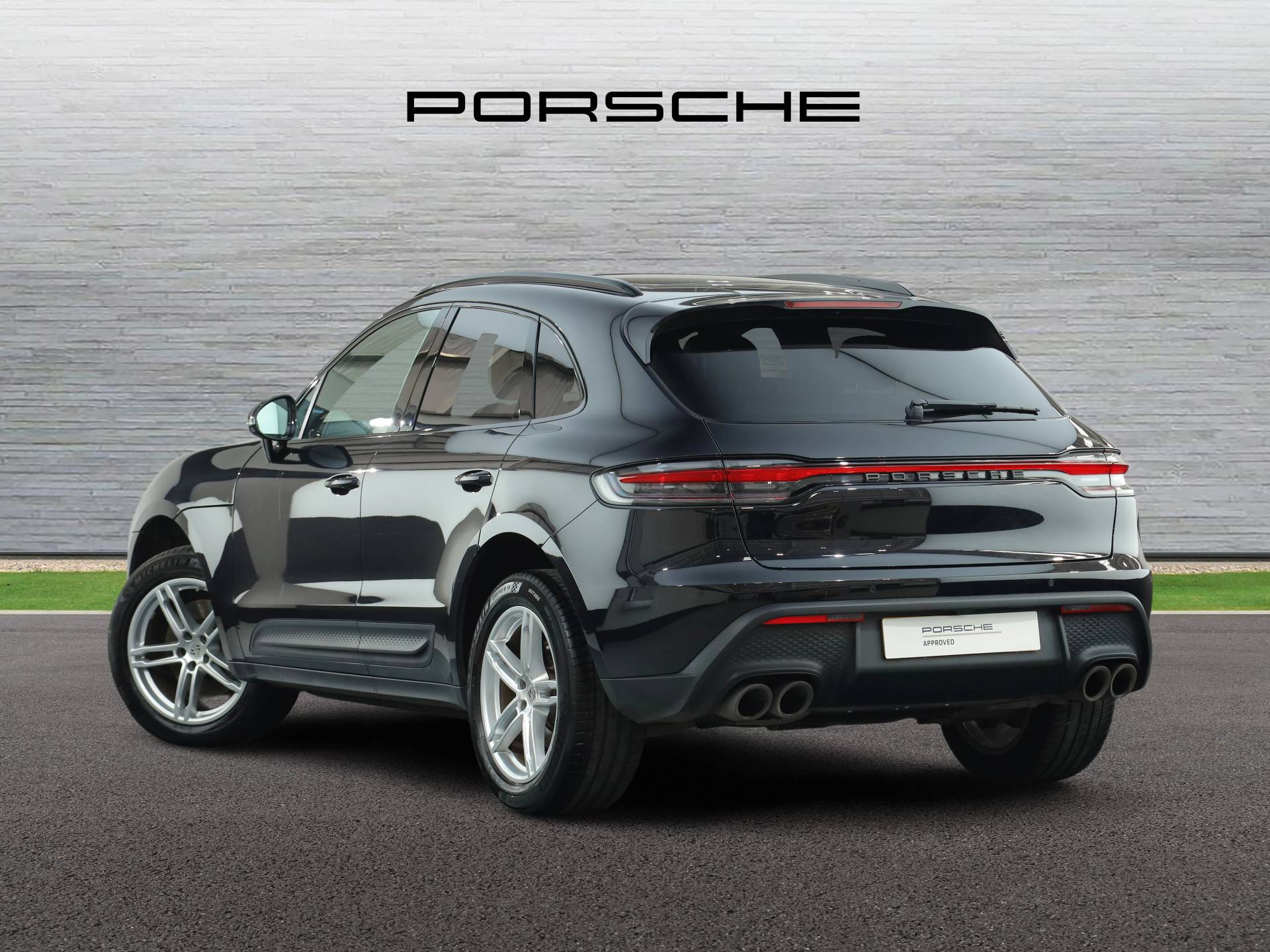 Macan, photo 2 of 27