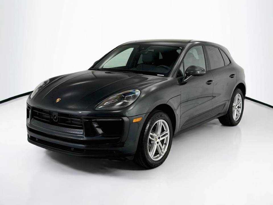 2023 Porsche Macan Base