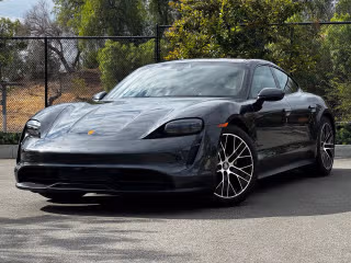 2022 Porsche Taycan 4S's photo