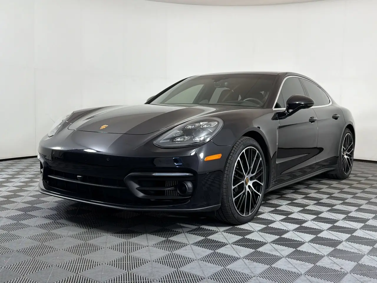 2022 Porsche Panamera 4 Platinum Edition (MY22)