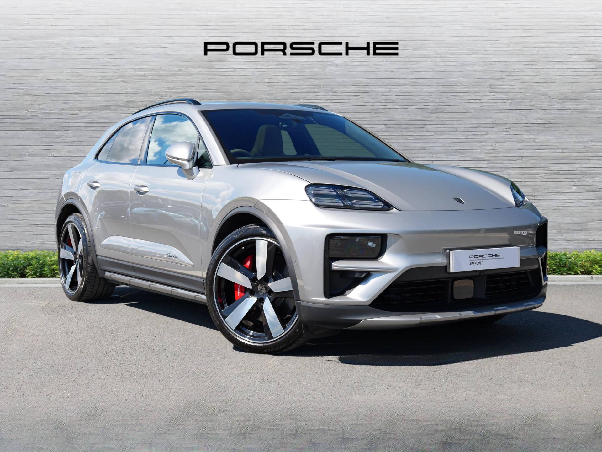 Macan Turbo, photo 1 of 43