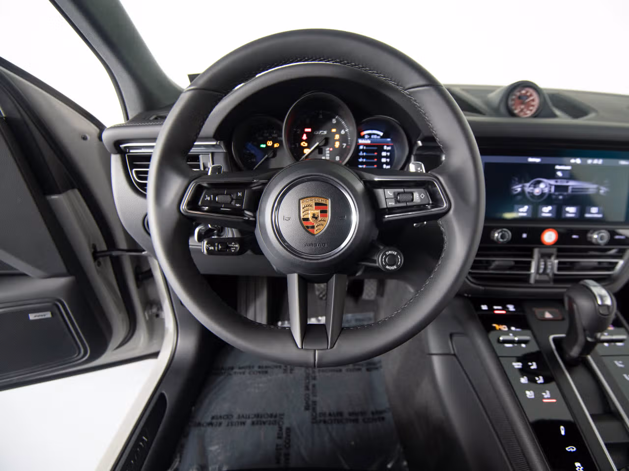 2026 Porsche Macan GTS - Photo 36