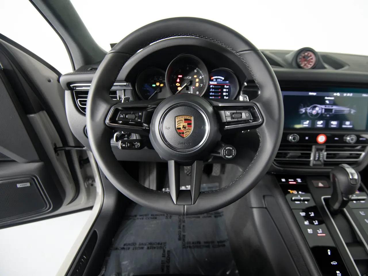 2026 Porsche Macan GTS - Photo 40