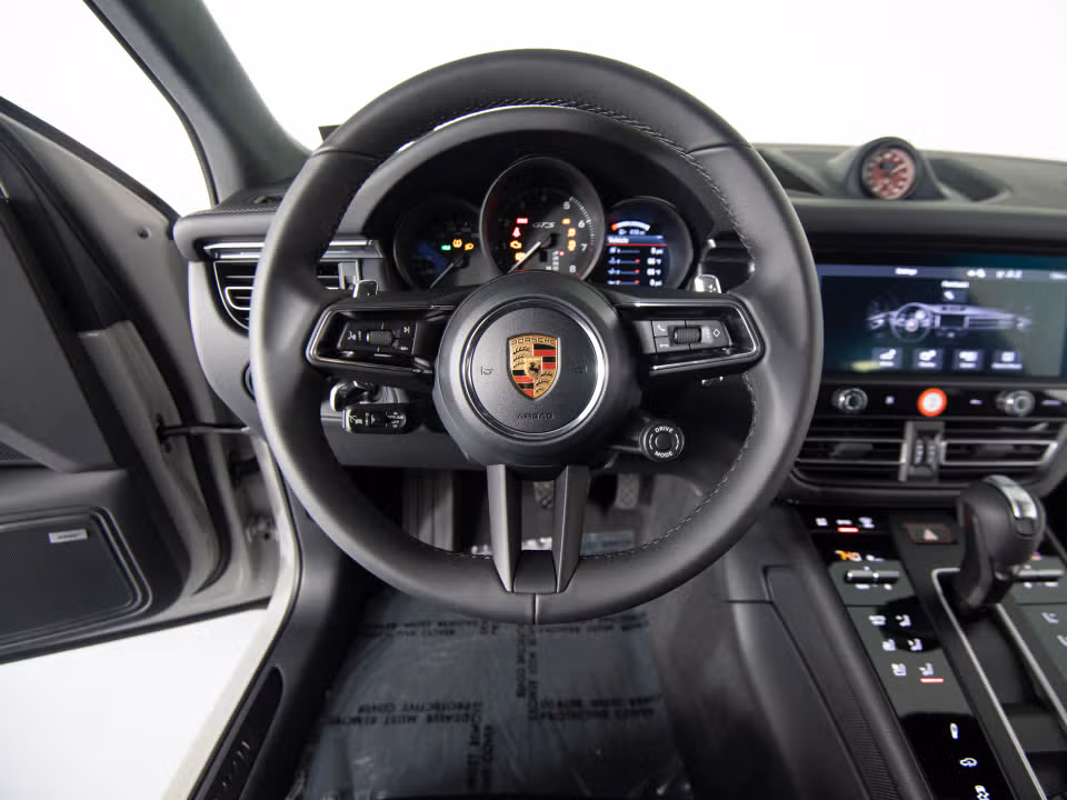 2026 Porsche Macan GTS - Photo 35
