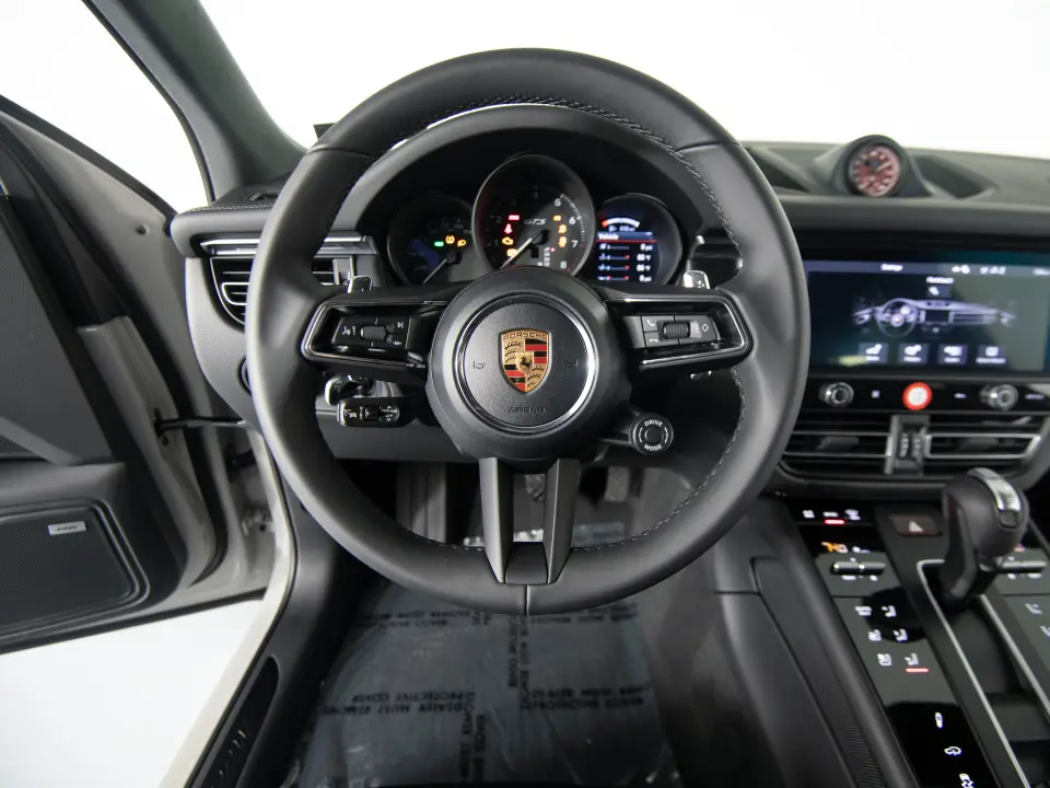2026 Porsche Macan GTS - Photo 39