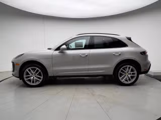 2026 Porsche Macan T - Photo 9